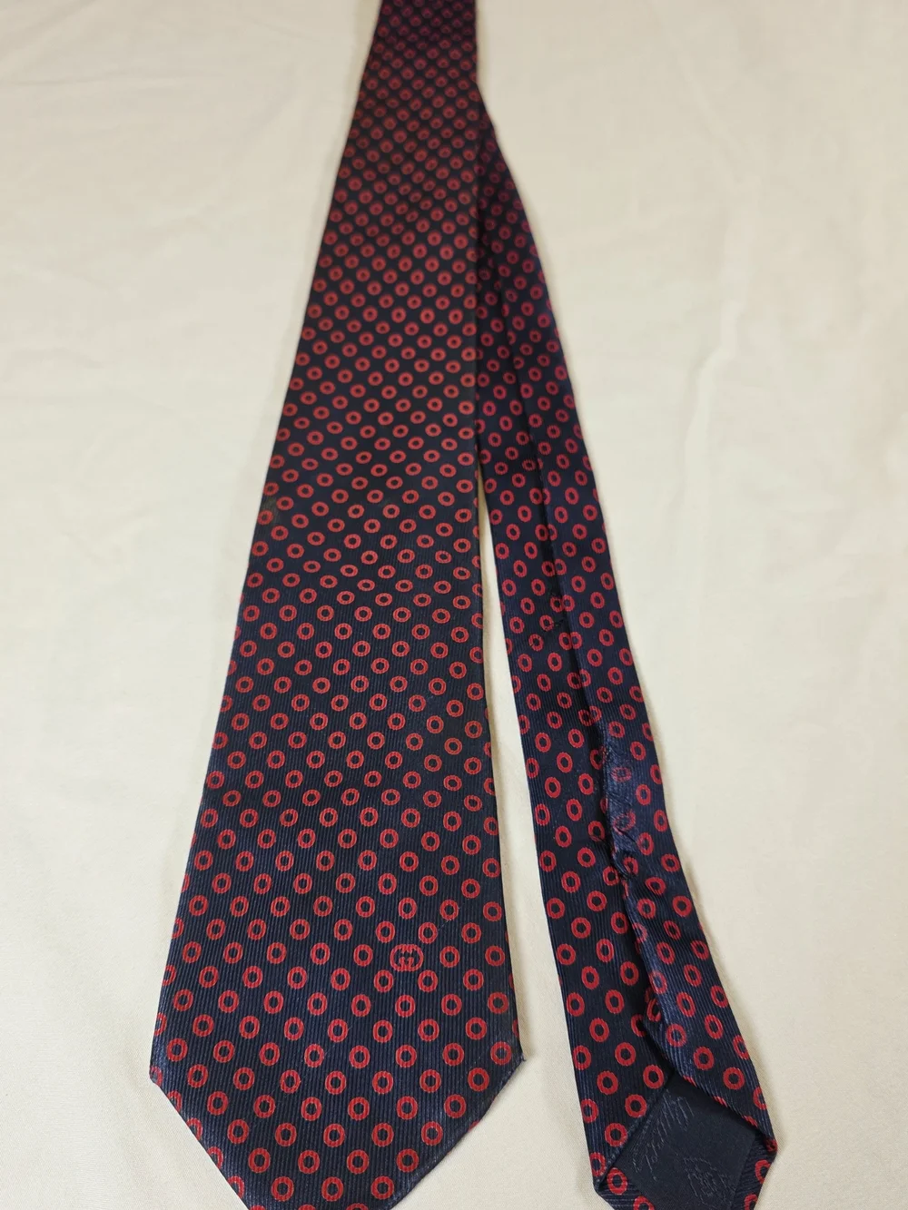 Gucci Silk Tie Navy Red Circle Pattern GG Logo Made in Italy